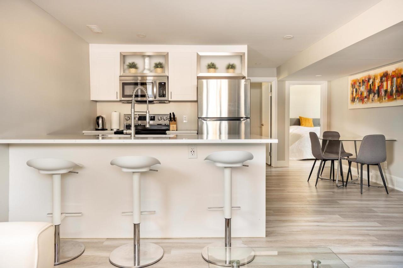 Entire 2 Bedroom Apartment Downtown - U1 Kitchener Bagian luar foto