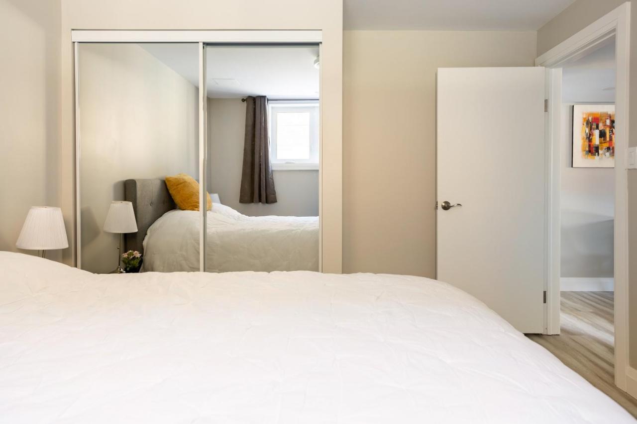 Entire 2 Bedroom Apartment Downtown - U1 Kitchener Bagian luar foto